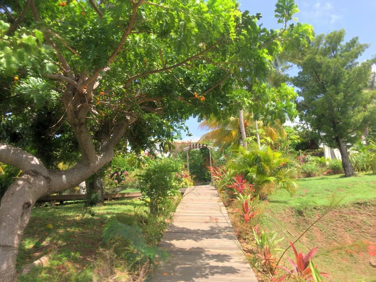 Residence Paradis Tropical Basse-Terre 3*,